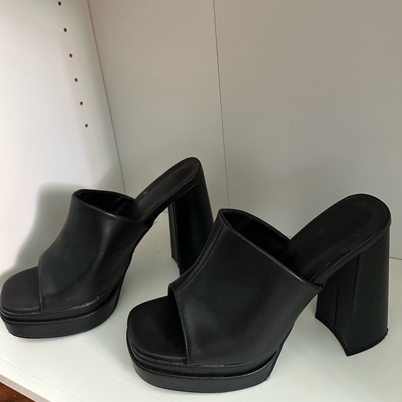 Elegant Black Women's Platform Mules - Picture 3 of 5